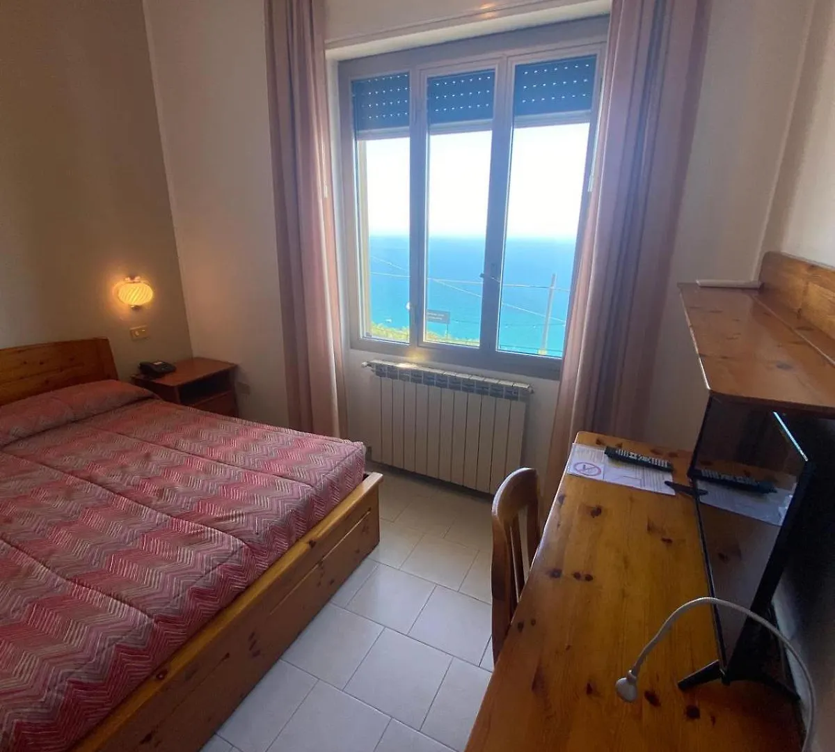 Hotel Rosita 菲纳莱利古雷