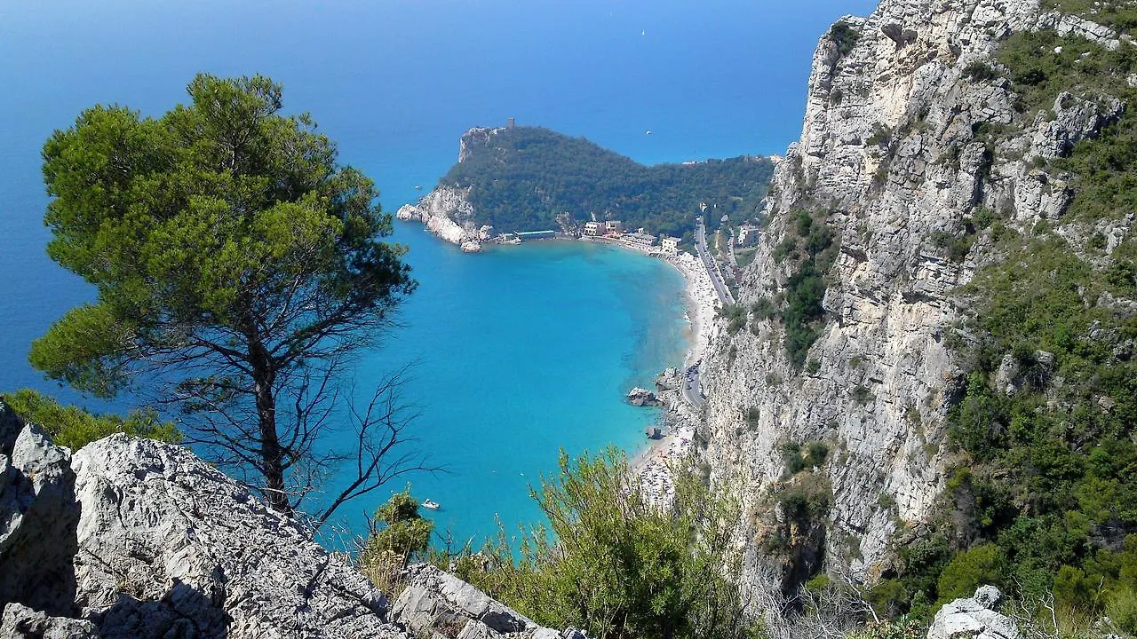 Hotel Rosita Finale Ligure 2*,  Italy